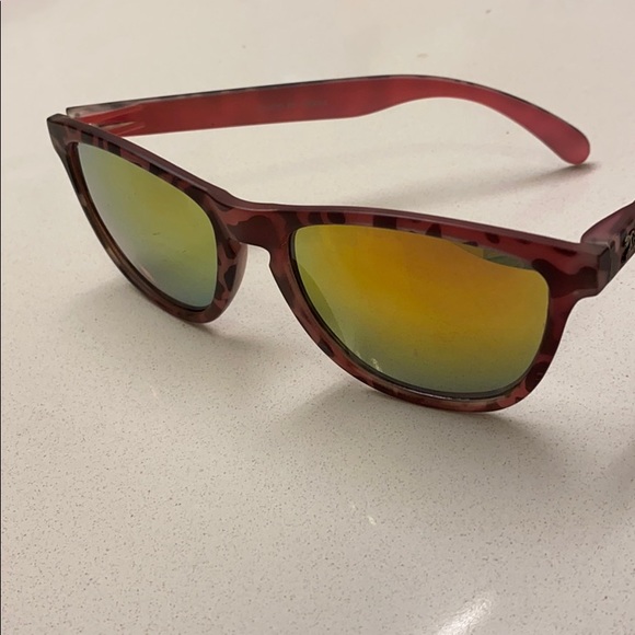 Women's Fashion Sunglasses - Picture 5 of 7